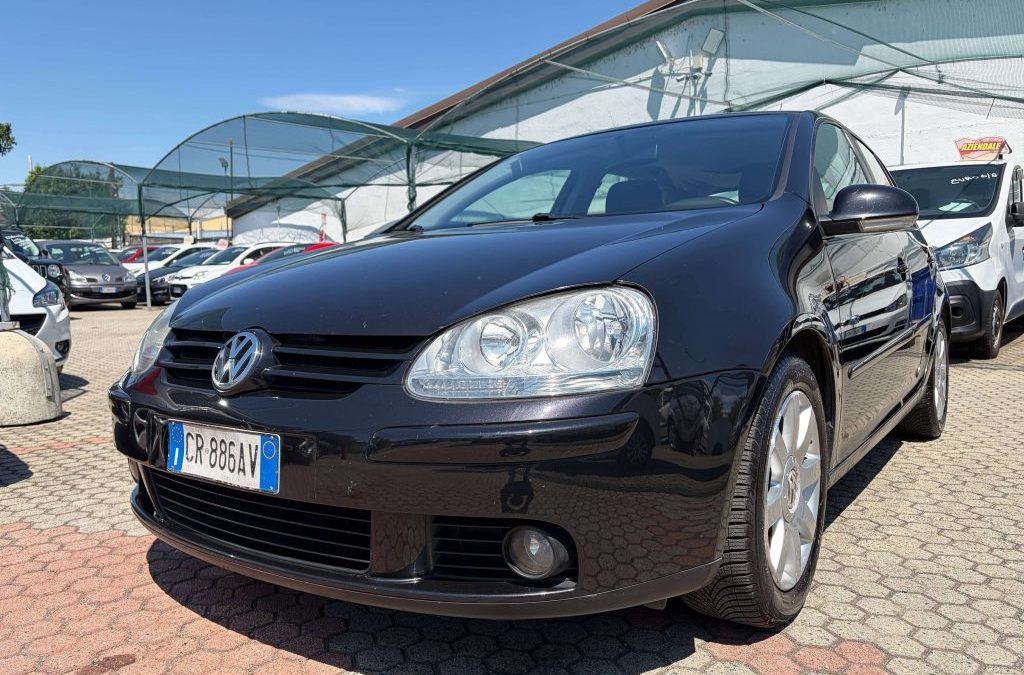 VOLKSWAGEN Golf 372372